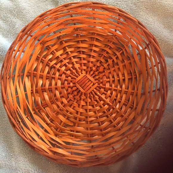 Vintage Tidbit Divided Round Serving Tray in Basket 9” - Picture 3 of 7